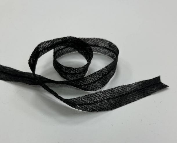 Лента IdealTex нитепрошивная клеевая по косой с нитью 10мм черный ЛН002